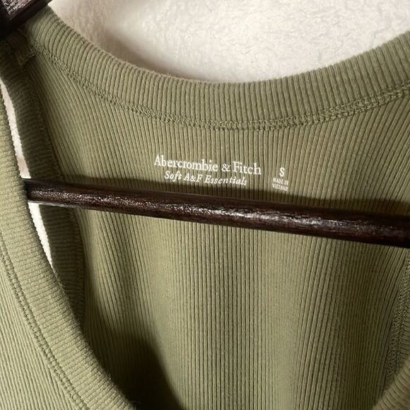 Green crop tank - Picture 5 of 5